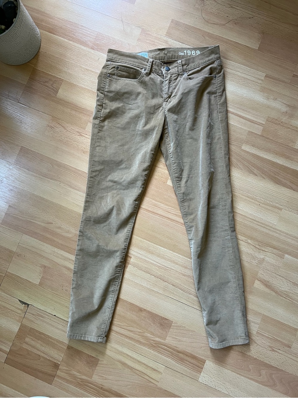 GAP 1969 Corduroy legging pants in tan